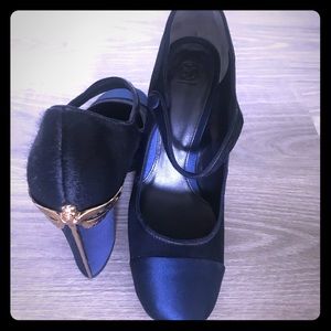 Gold dragonflies on heel